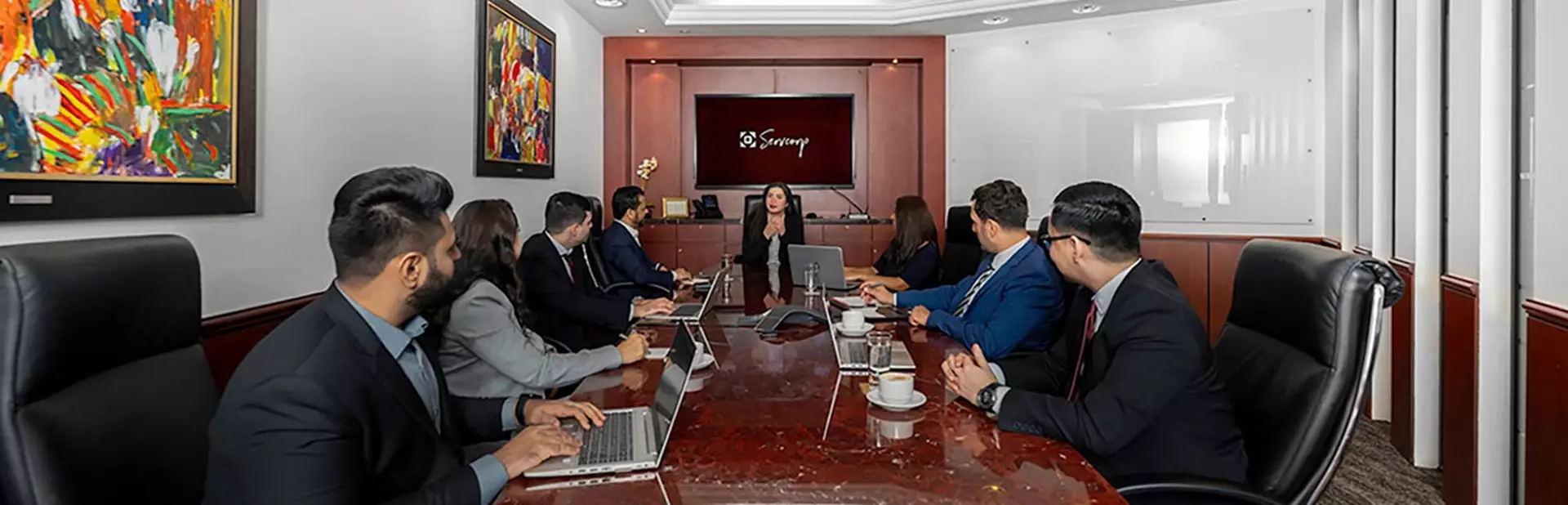 غرف اجتماعات <br> وقاعات مجالس الإدارة
