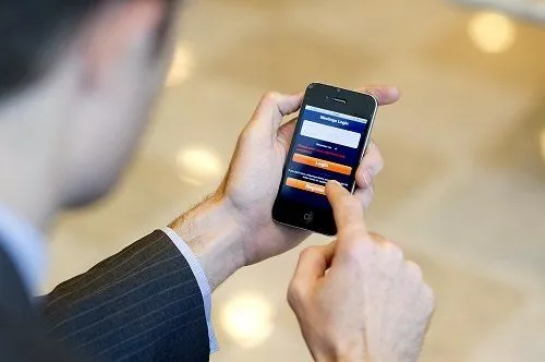 قم بحجز قاعة اجتماعات فوراً عبر الإنترنت